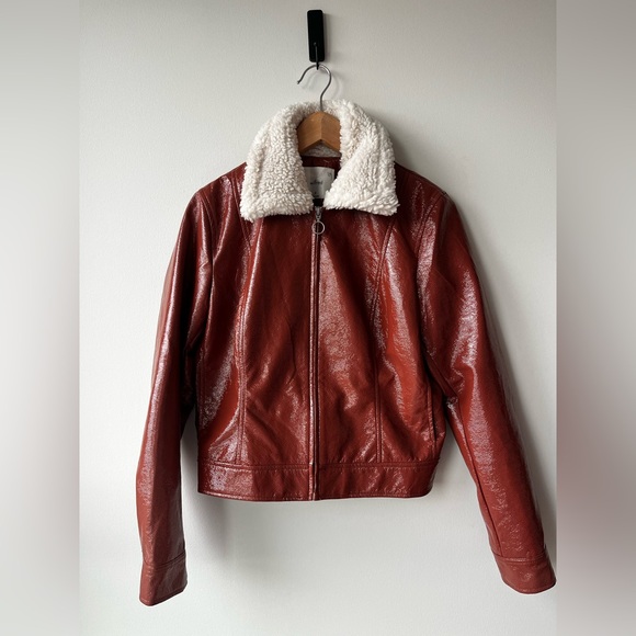 SOLD Aritzia Wilfred Tempest Cropped Vinyl Jacket with Shearling Collar - Picture 5 of 8